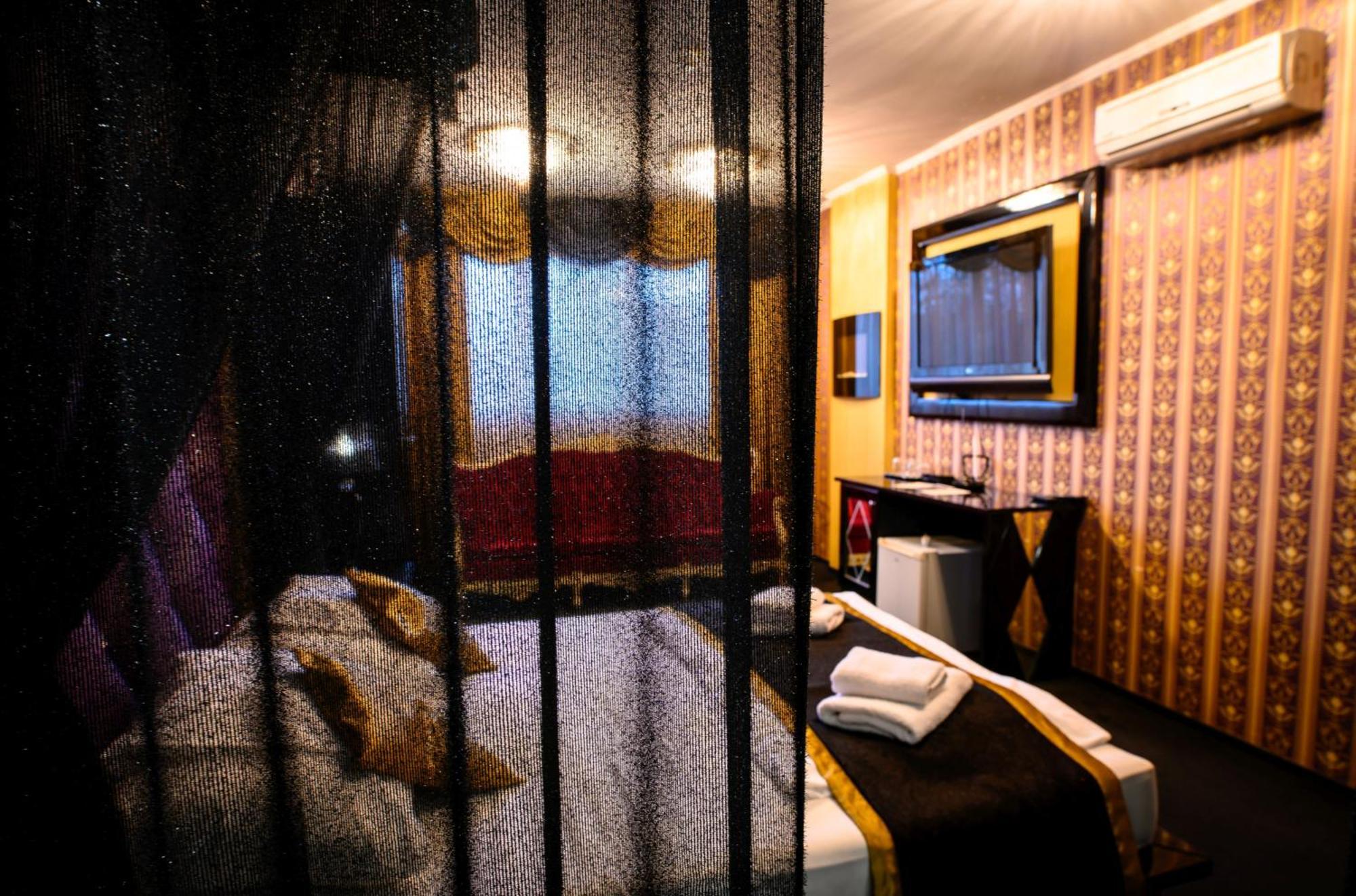 Palermo Panzio Hotel นีเรกฮาซา ภายนอก รูปภาพ