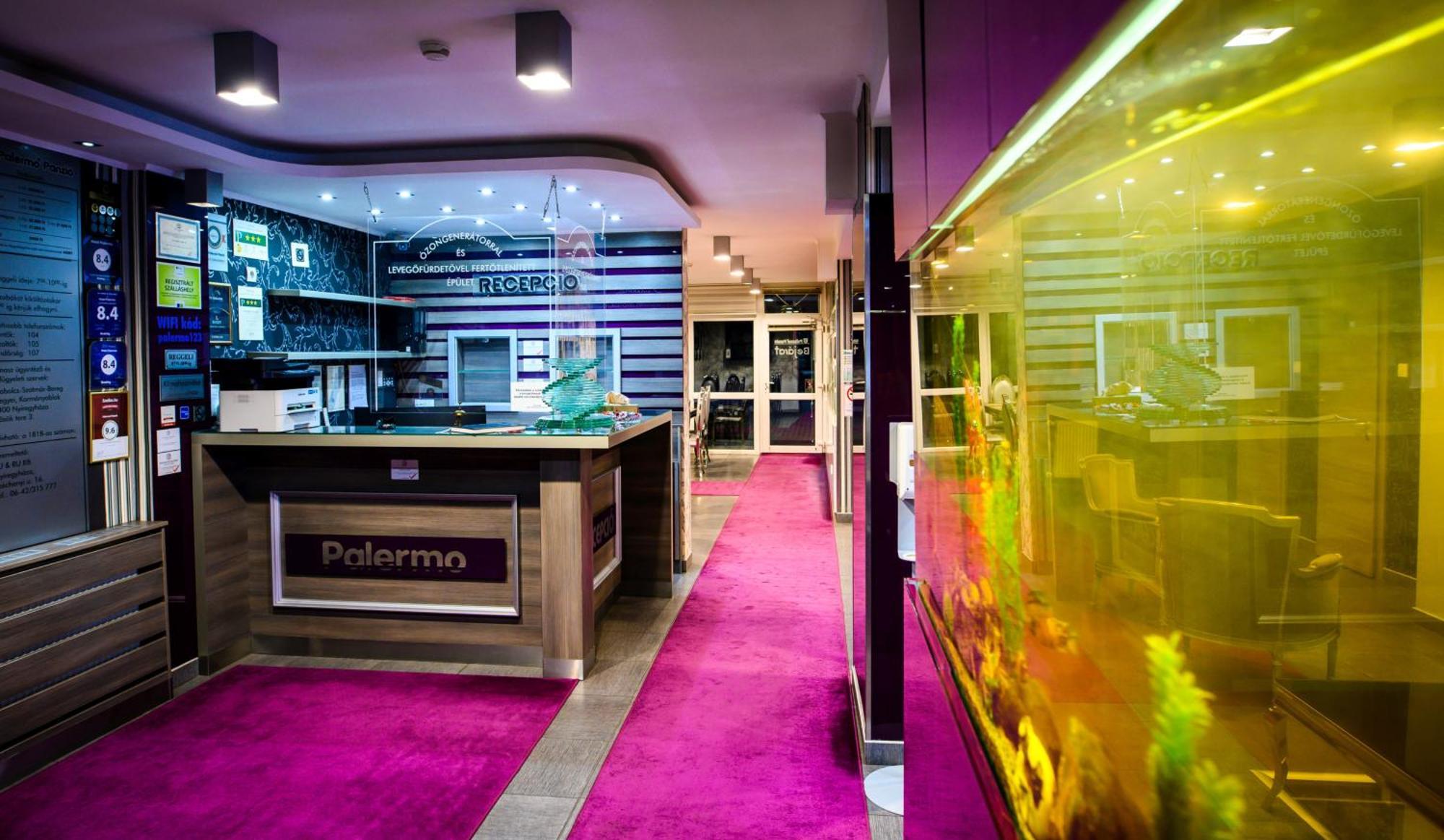 Palermo Panzio Hotel นีเรกฮาซา ภายนอก รูปภาพ