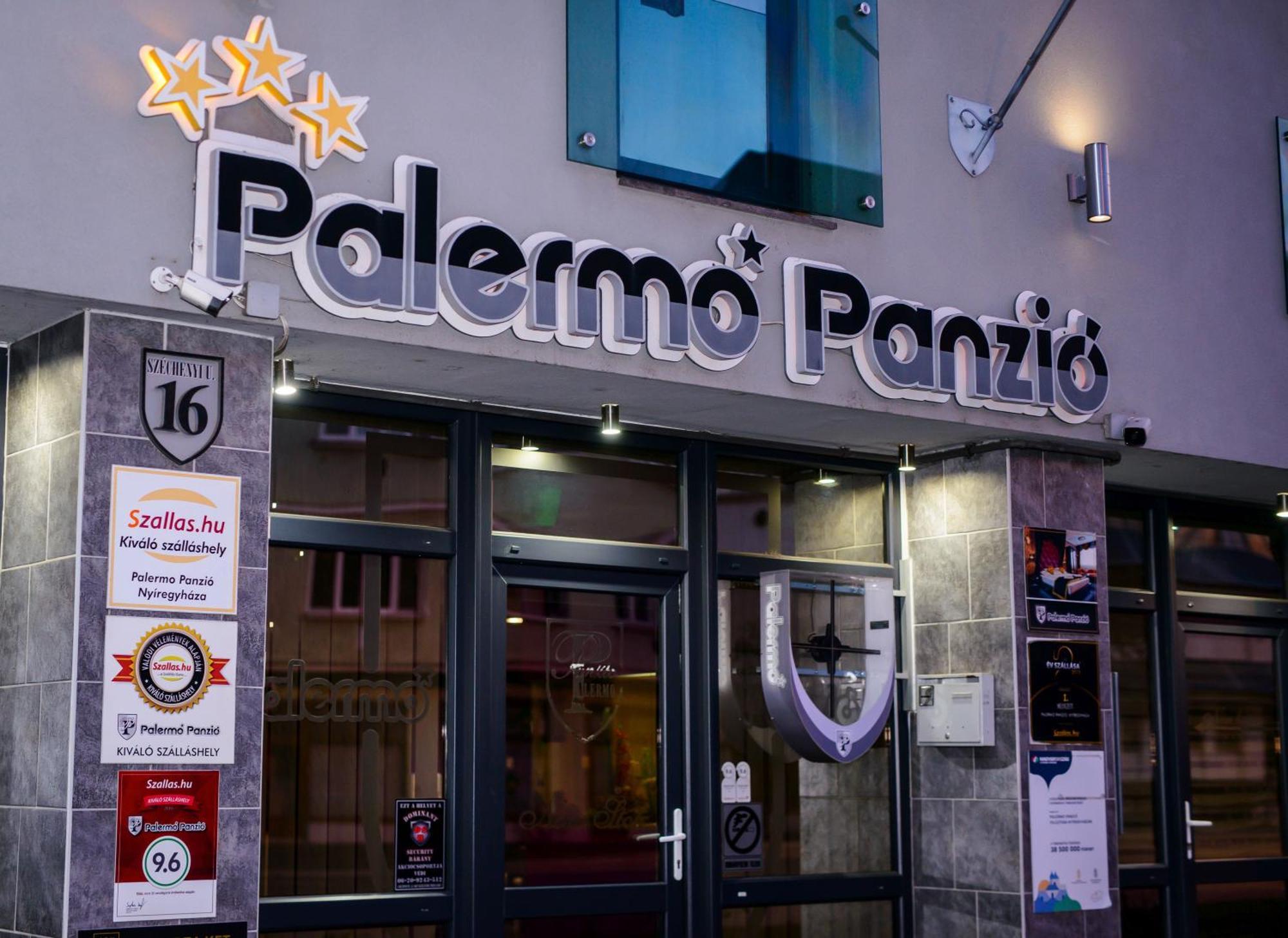 Palermo Panzio Hotel นีเรกฮาซา ภายนอก รูปภาพ