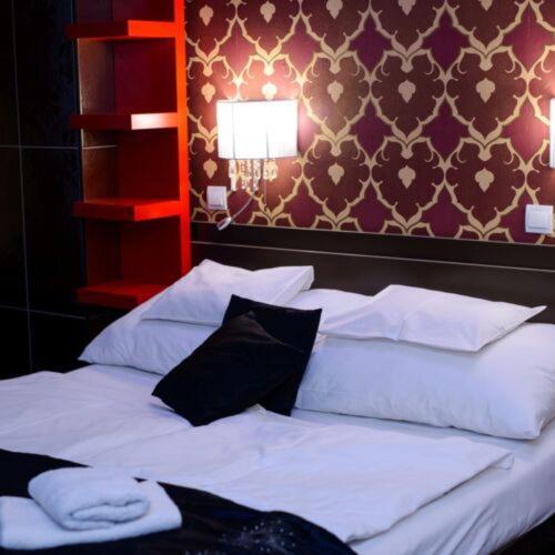 Palermo Panzio Hotel นีเรกฮาซา ภายนอก รูปภาพ