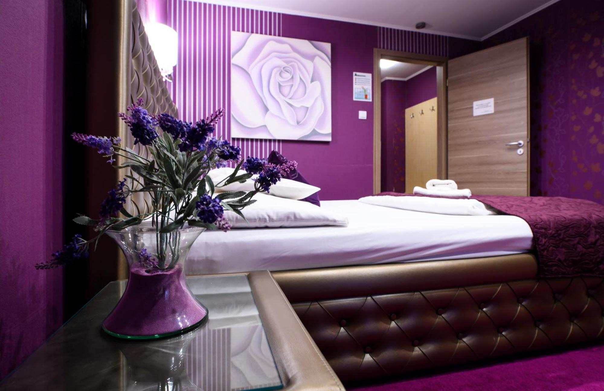 Palermo Panzio Hotel นีเรกฮาซา ภายนอก รูปภาพ
