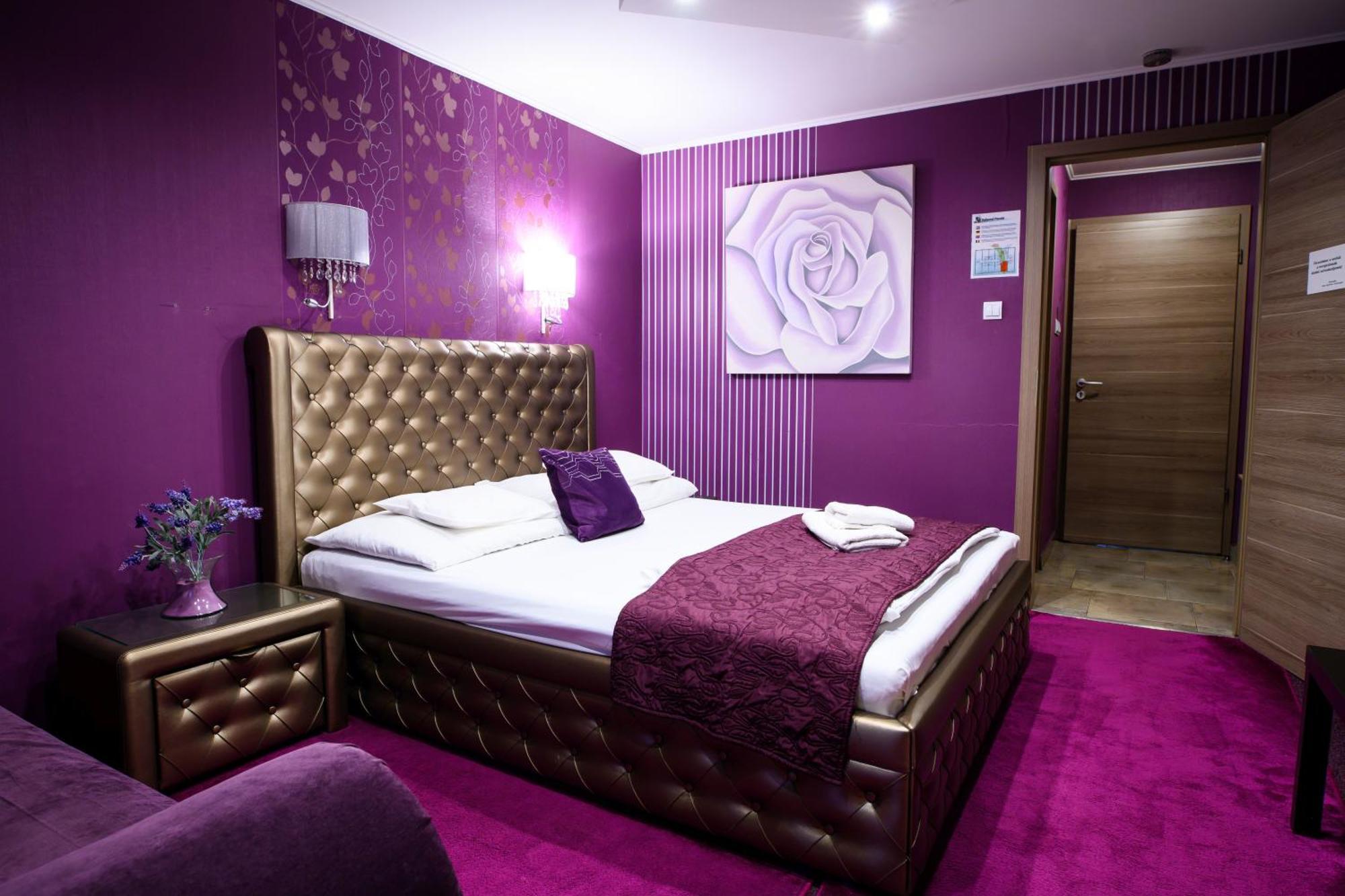 Palermo Panzio Hotel นีเรกฮาซา ภายนอก รูปภาพ